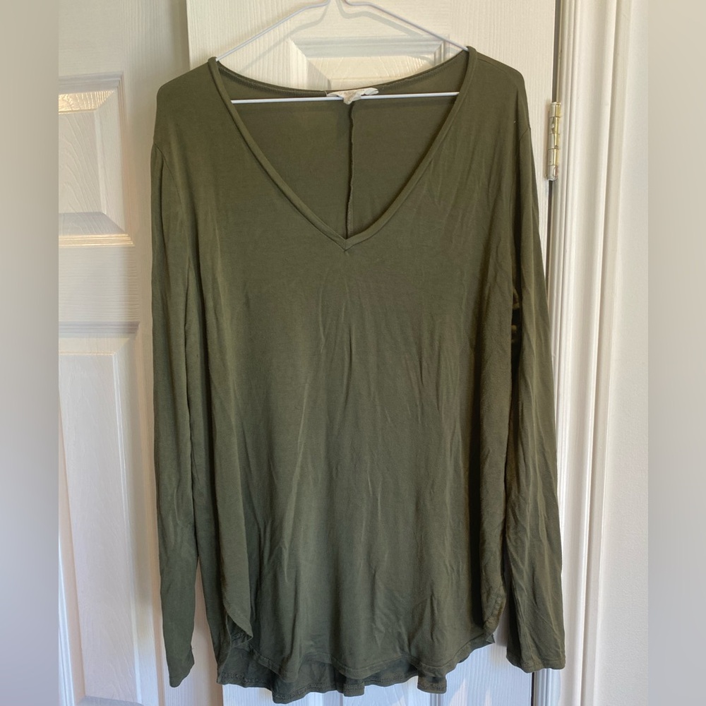 NWOT Caslon Olive Green V-Neck Long Sleeve Oversized Top